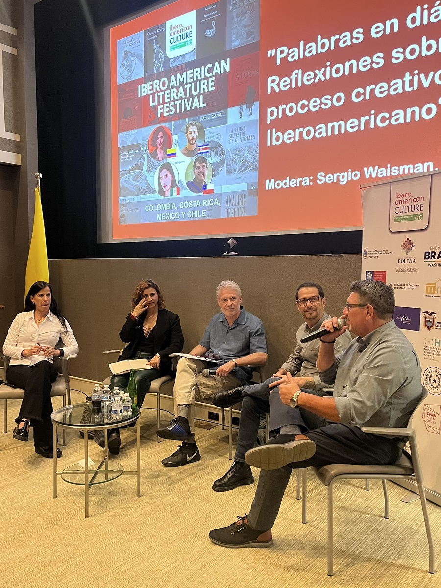 Foto de la participación de Colombia en la sexta edición de la Feria Internacional del Libro de la Ciudad de Nueva York 2024 (FILNY)