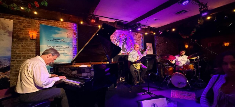 Presentación de Oscar Acevedo Trio en el Blues Alley Jazz Club en el marco del mes de la Herencia hispana y el 60avo aniversario del club