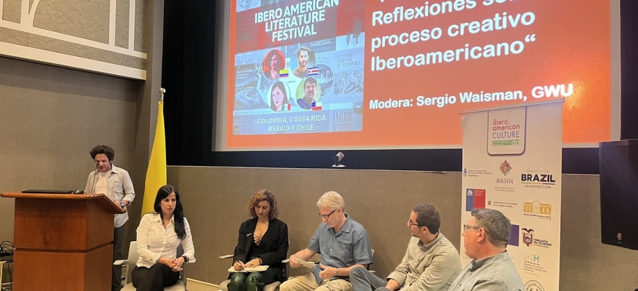 Foto de la participación de Colombia en la sexta edición de la Feria Internacional del Libro de la Ciudad de Nueva York 2024 (FILNY)