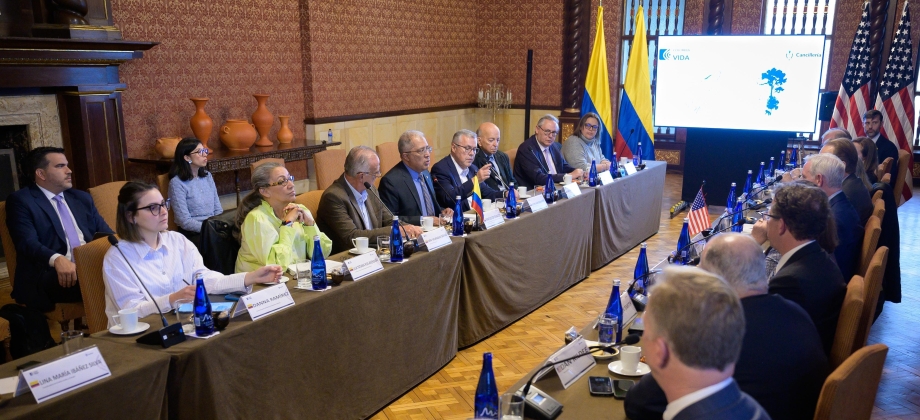 Colombia recibe a delegación bipartidista del Congreso de los Estados Unidos