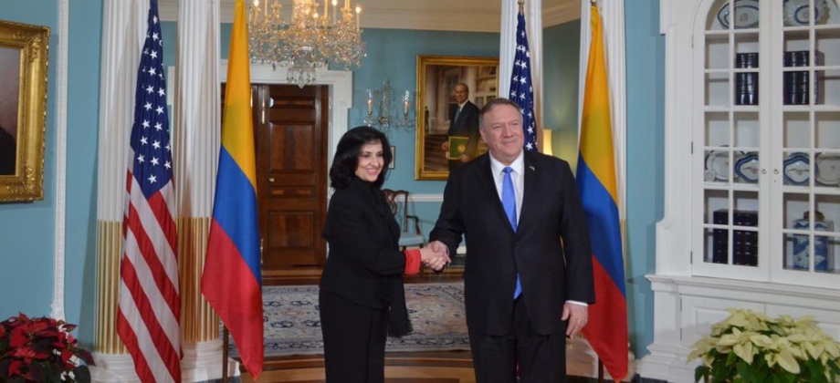 Primer encuentro bilateral entre la Canciller colombiana, Claudia Blum, y el Secretario de Estado de Estados Unidos, Mike Pompeo