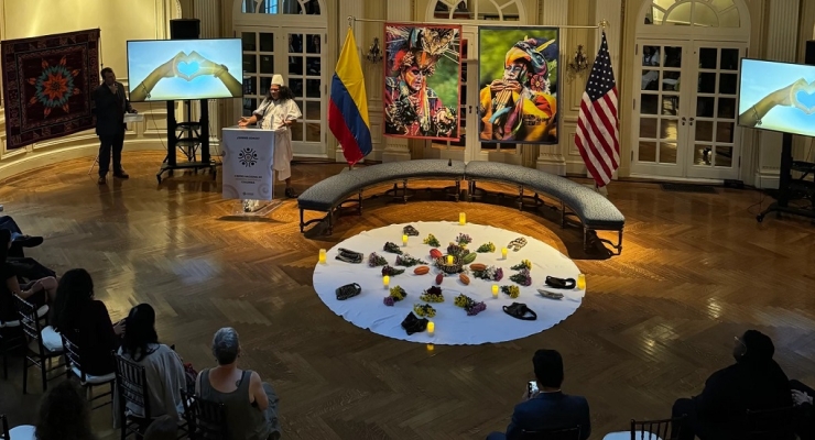 Evento de conmemoración del Día Internacional de los Pueblos Indígenas en la Embajada de Colombia en Estados Unidos.