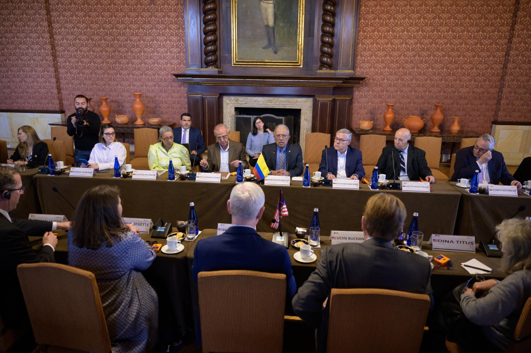 Colombia recibe a delegación bipartidista del Congreso de los Estados Unidos